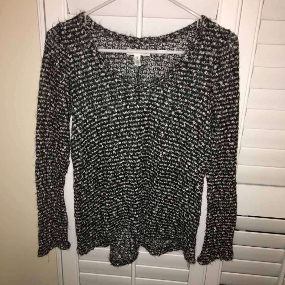 Aeropostale long-sleeve shirt / sweater